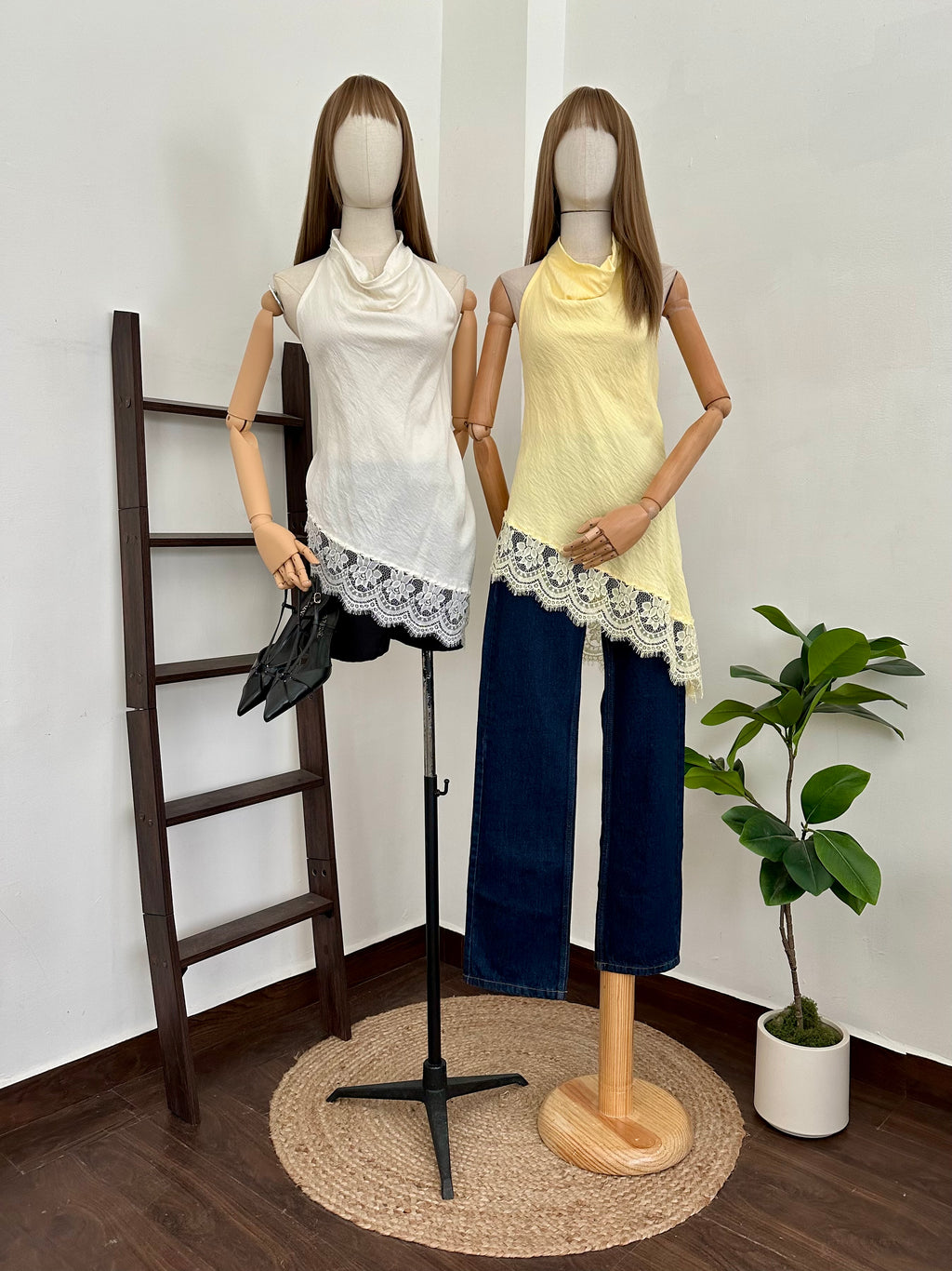 Blusa Halter con encaje
