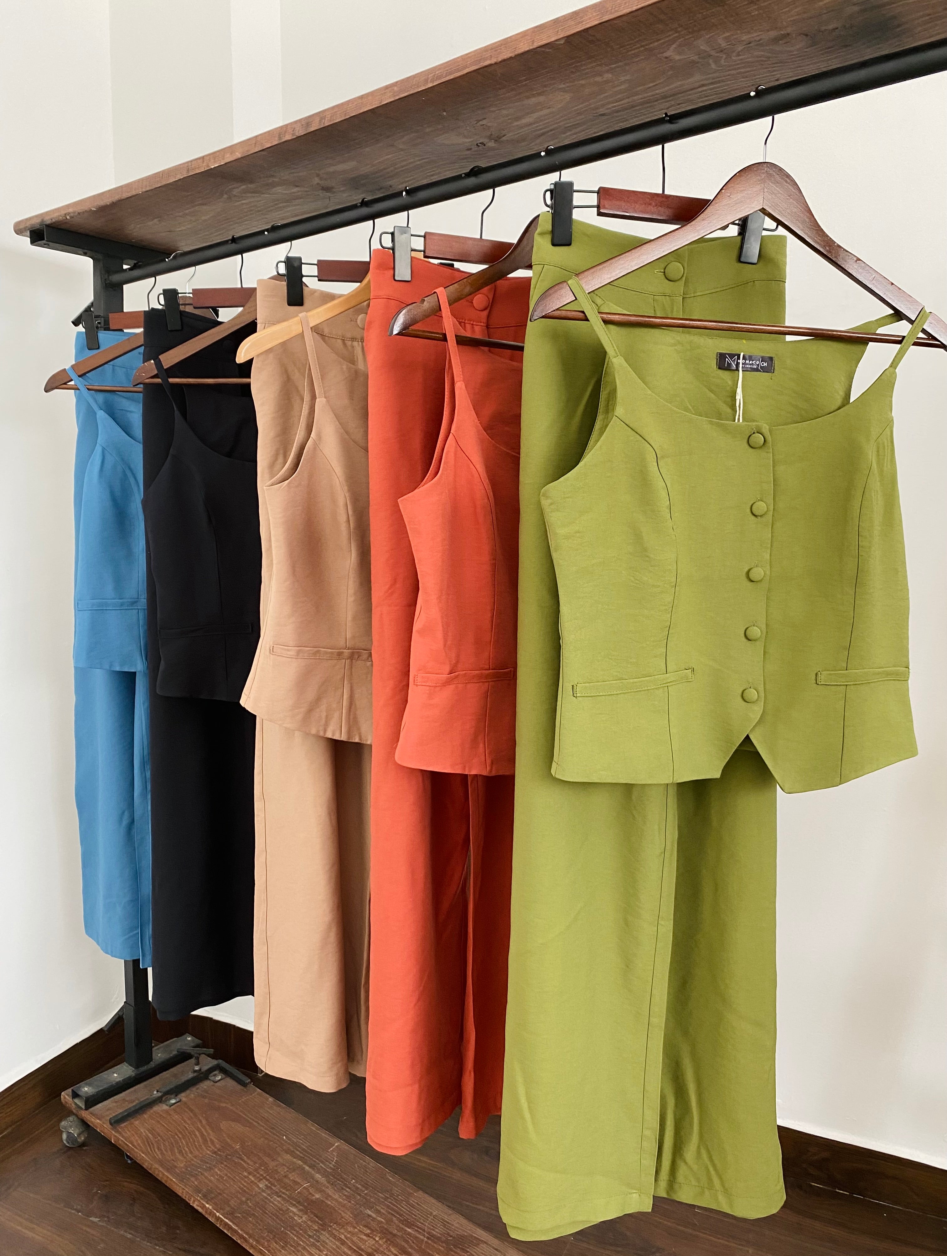 Conjunto chaleco/pantalón