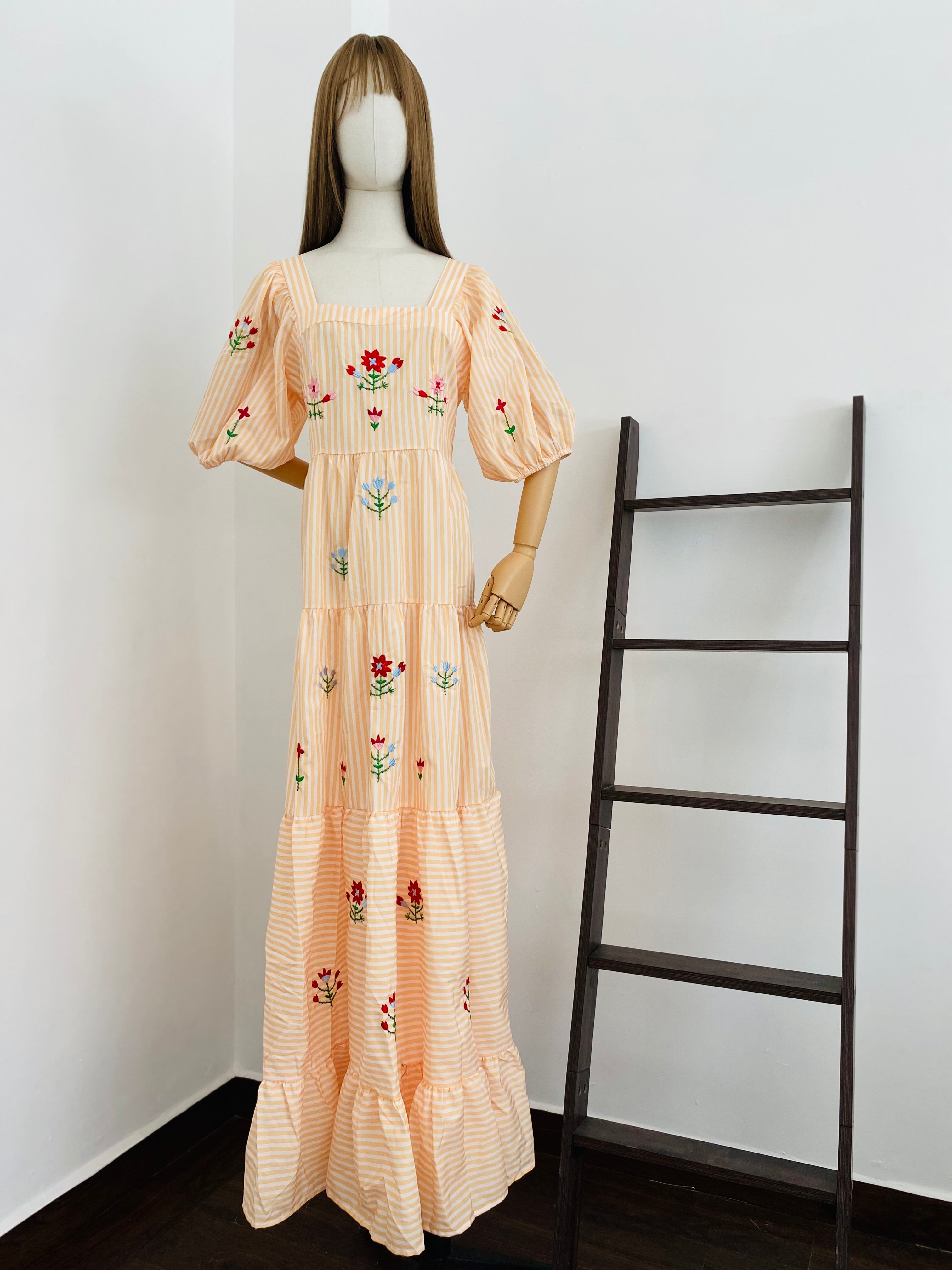 Vestido flores bordadas