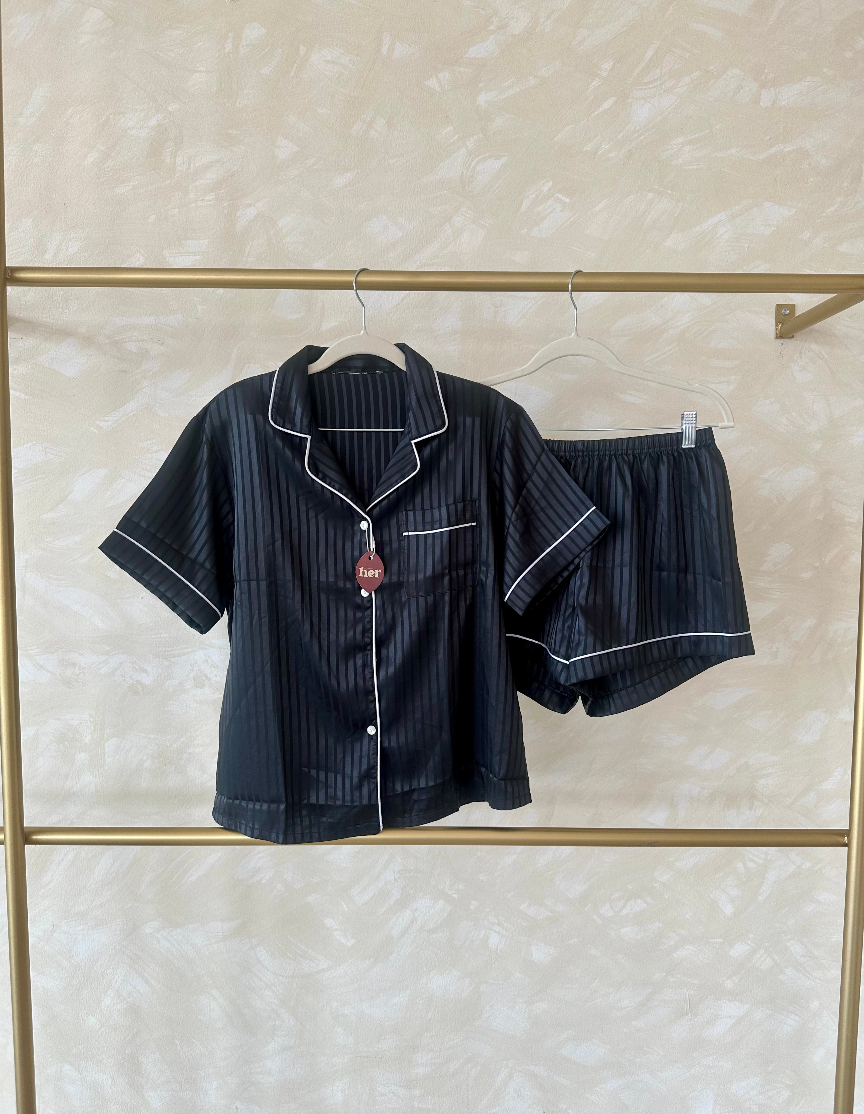 Pijama rayas c/ detalles en blanco
