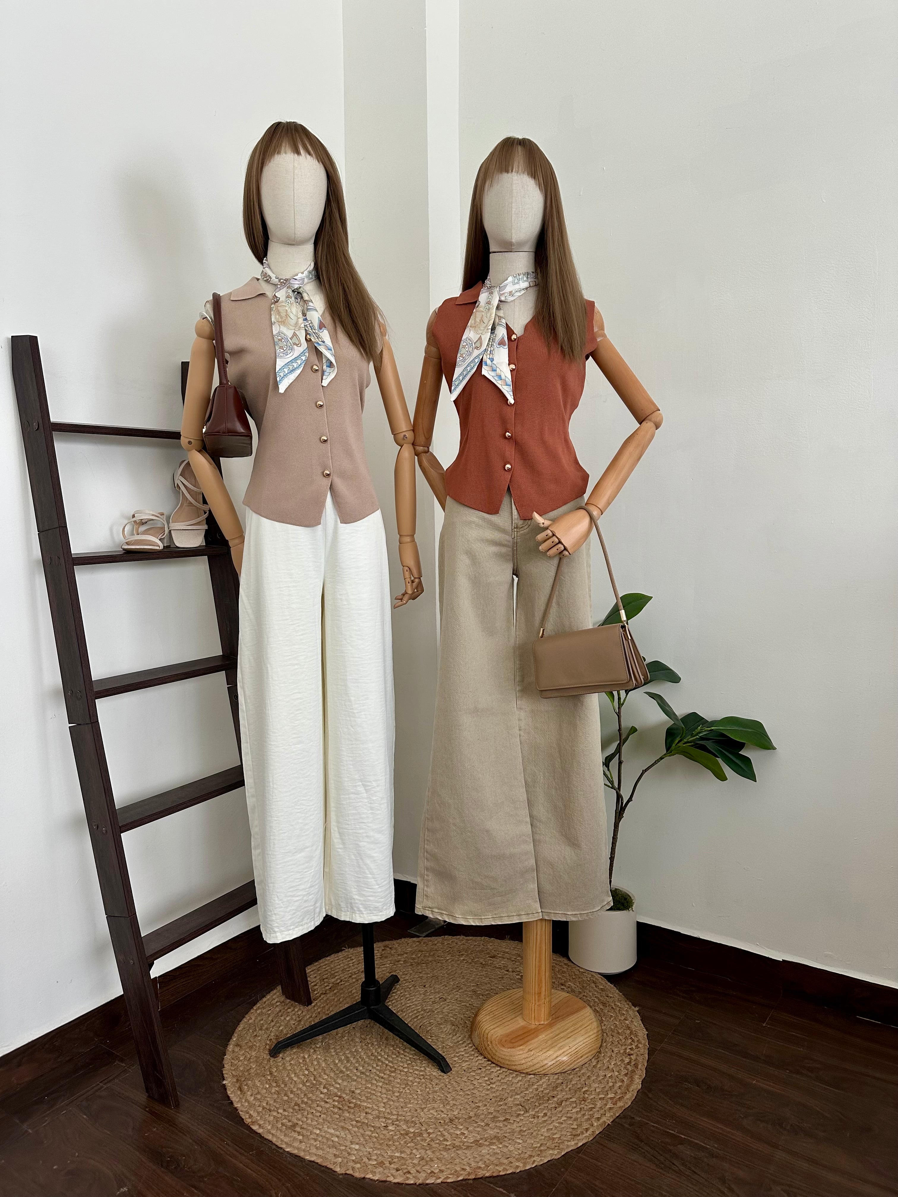 Blusa abotonada con mascada