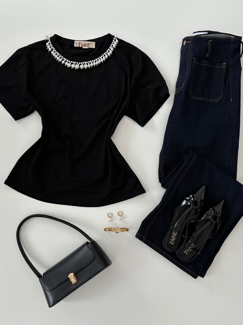 Blusa c/ collar de perlas