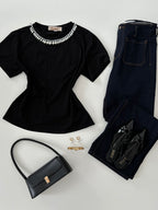 Blusa c/ collar de perlas