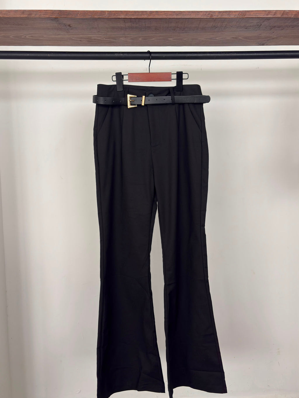 Pantalón con cinto