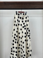 Falda polka satinada
