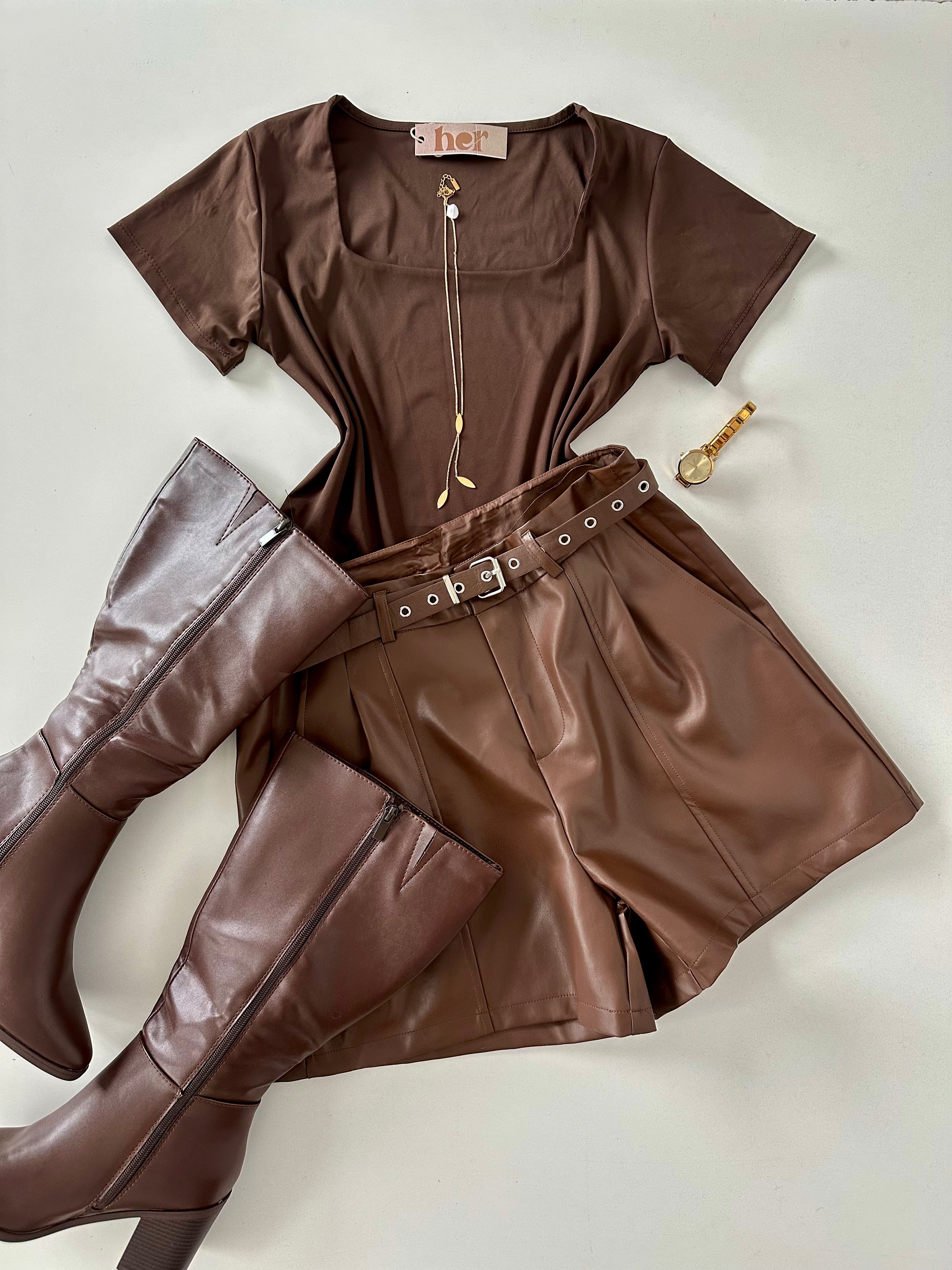 Short vinipiel c/cinto