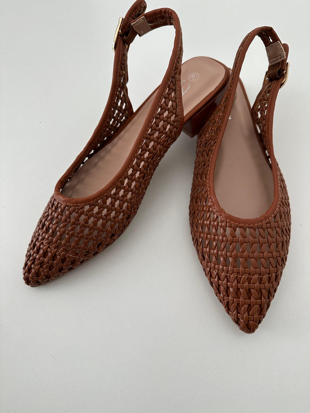 Zapatilla trenzada
