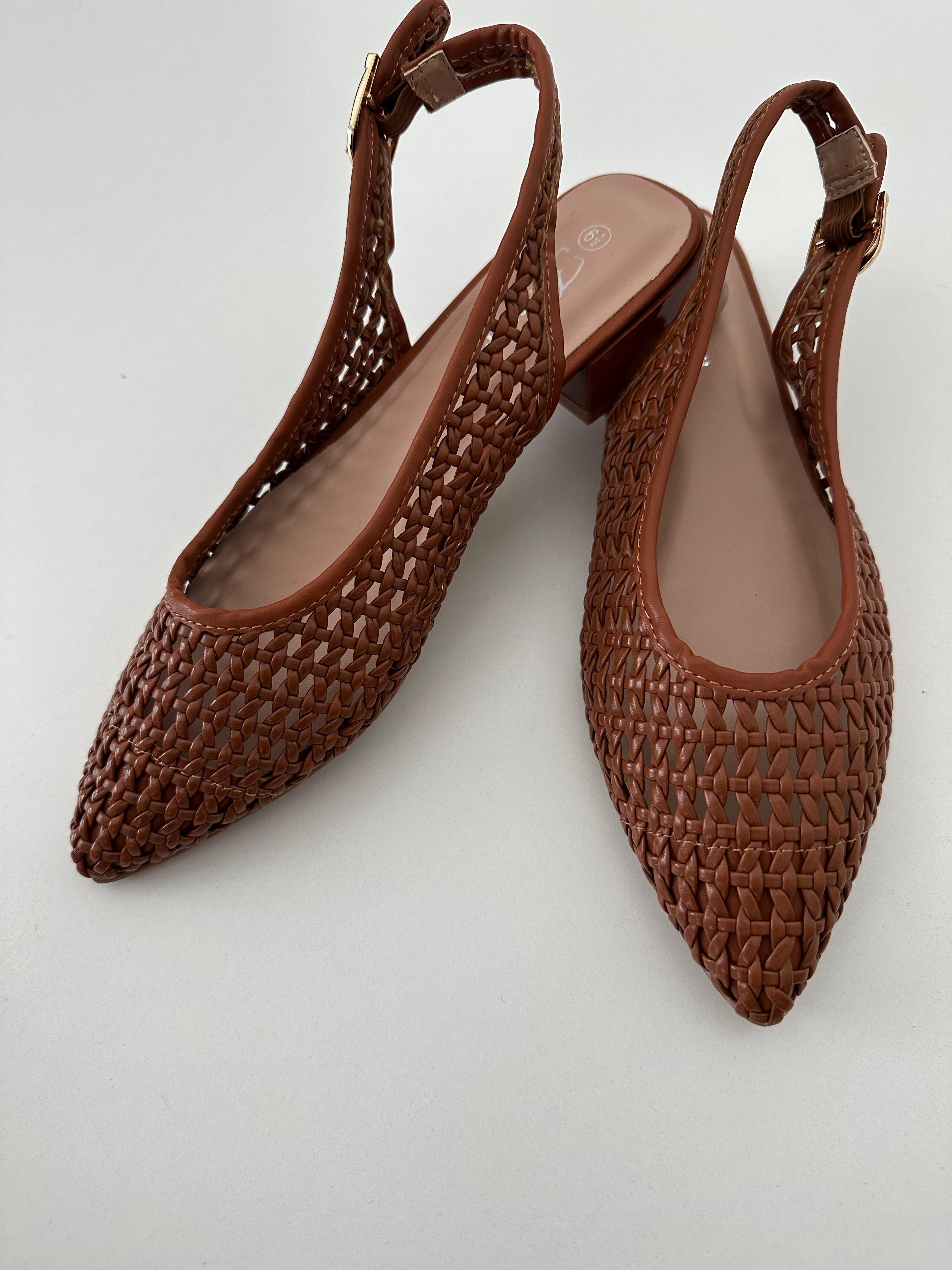 Zapatilla trenzada