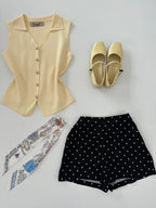 Blusa abotonada con mascada