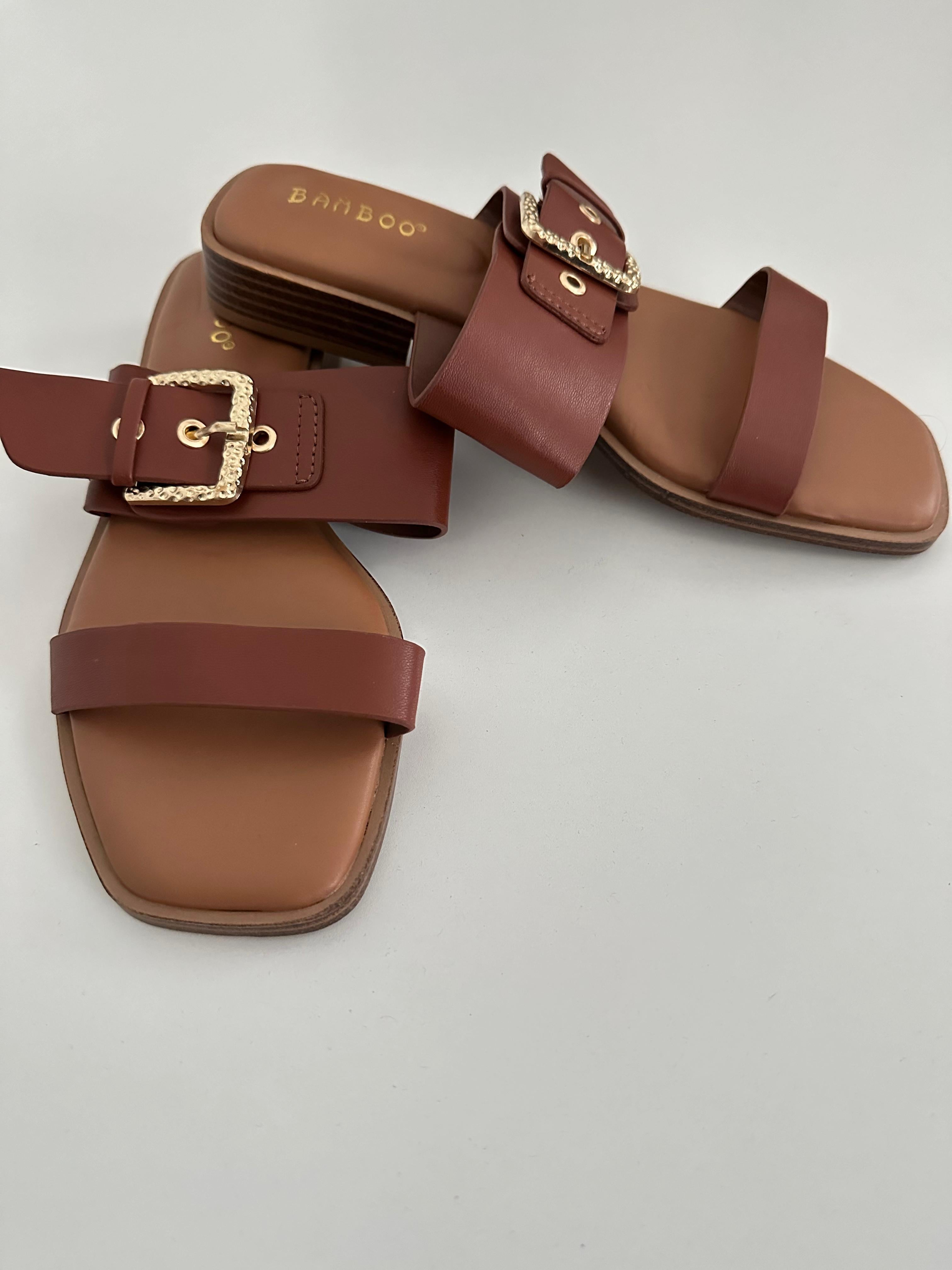 Sandalias broche
