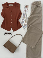 Blusa abotonada con mascada