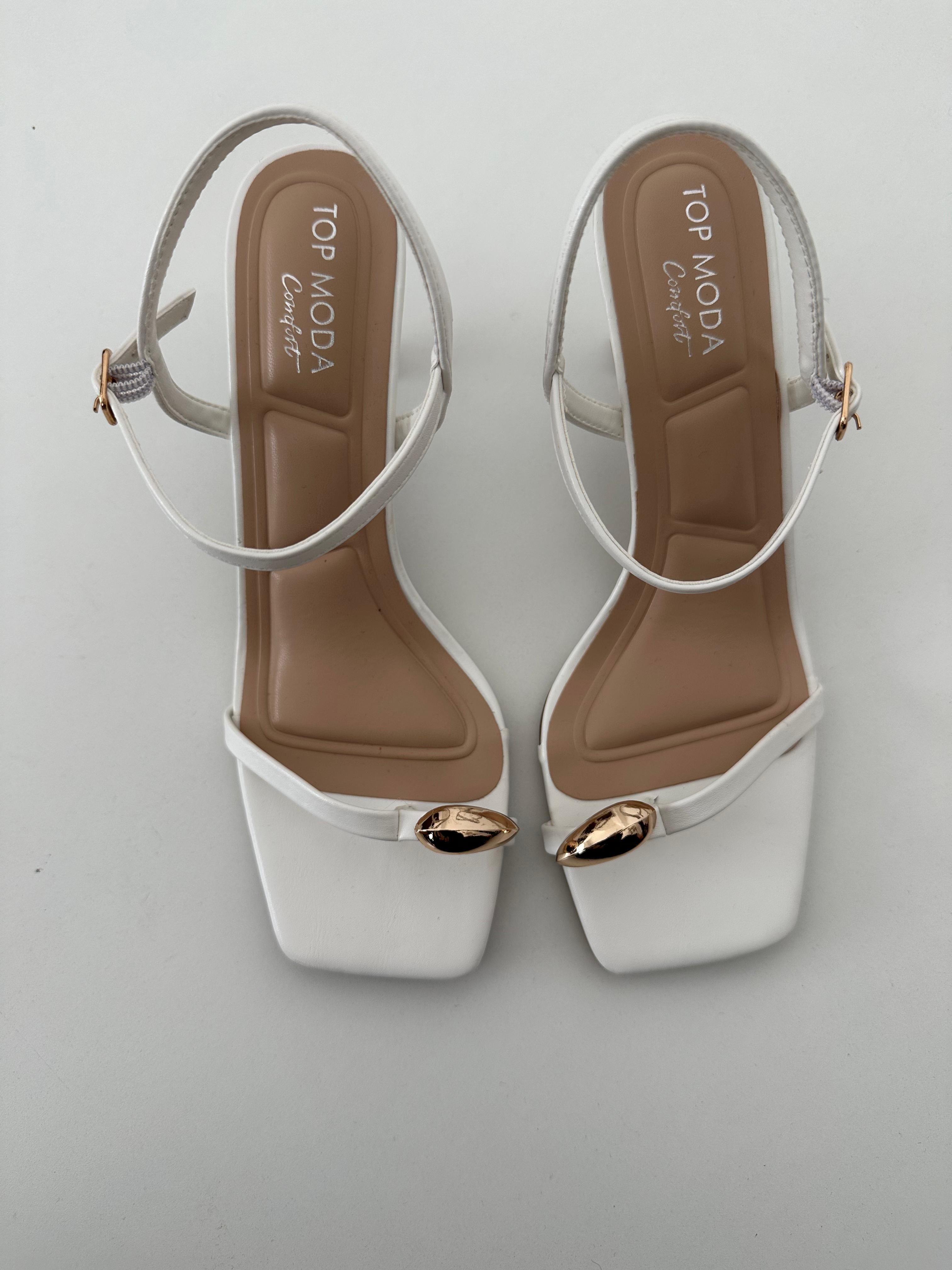 Zapatilla c/detalle