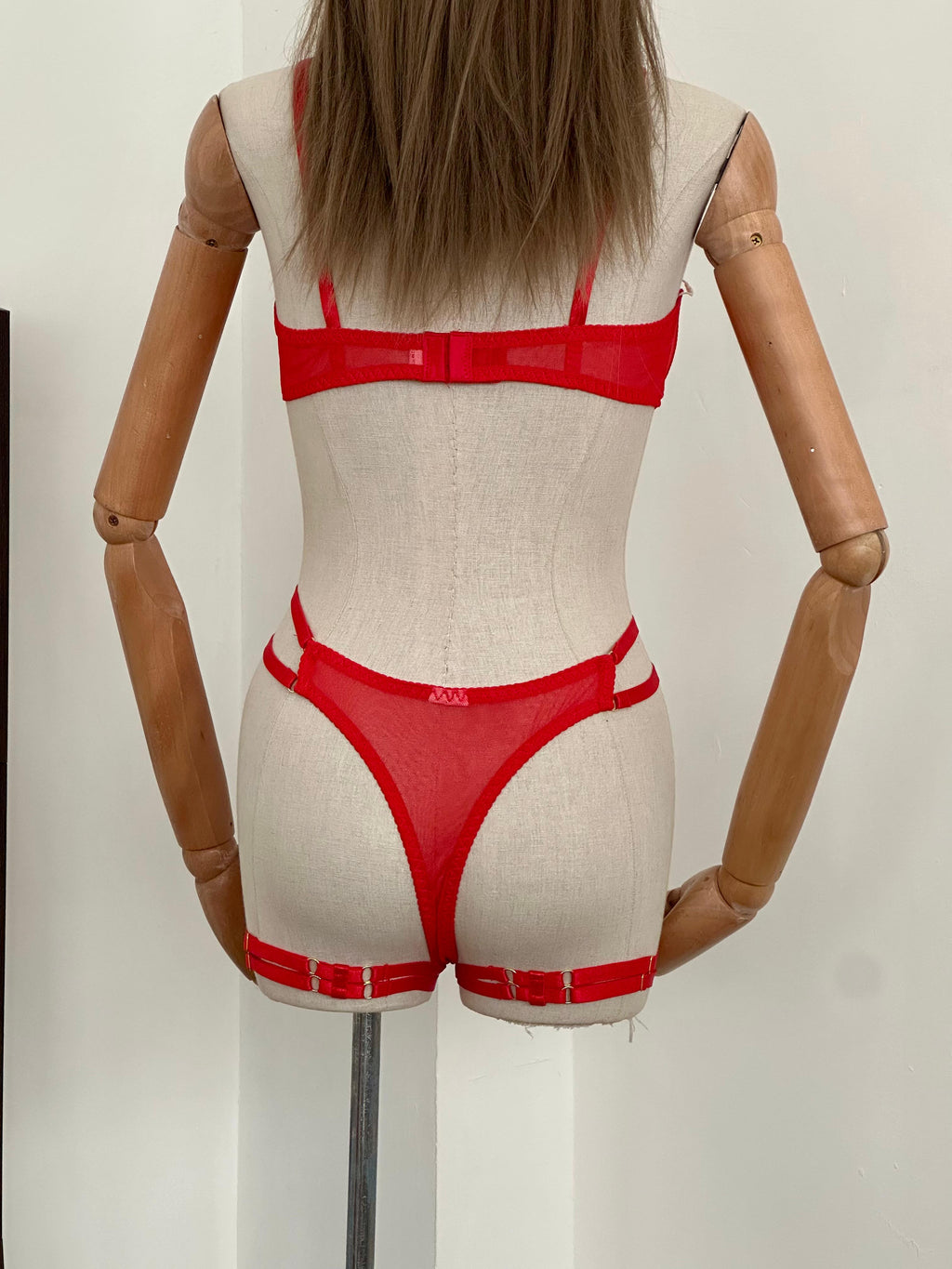 Strappy lingerie set