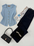Blusa abotonada con mascada