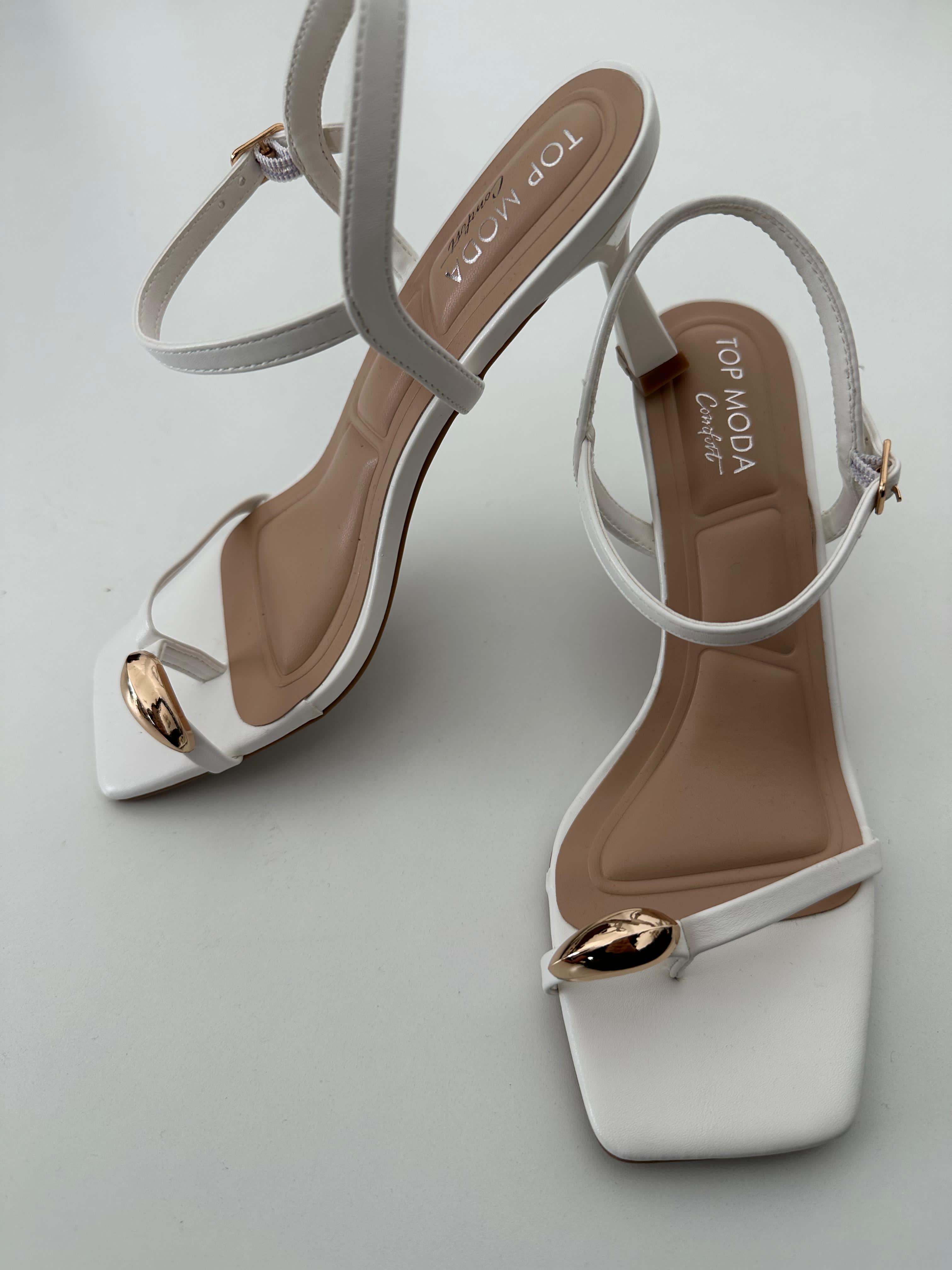 Zapatilla c/detalle