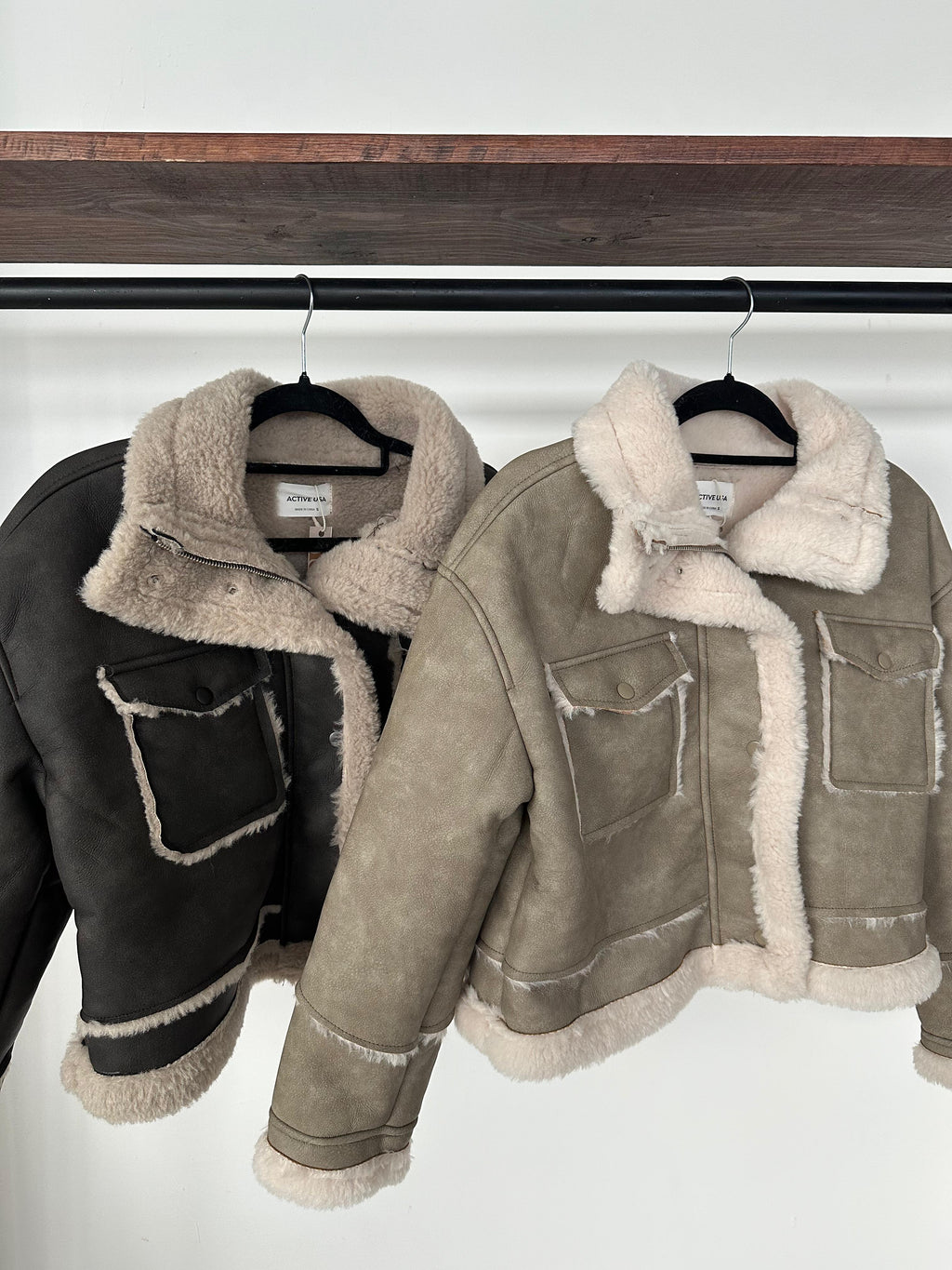 Chamarra vinipiel bolsillos