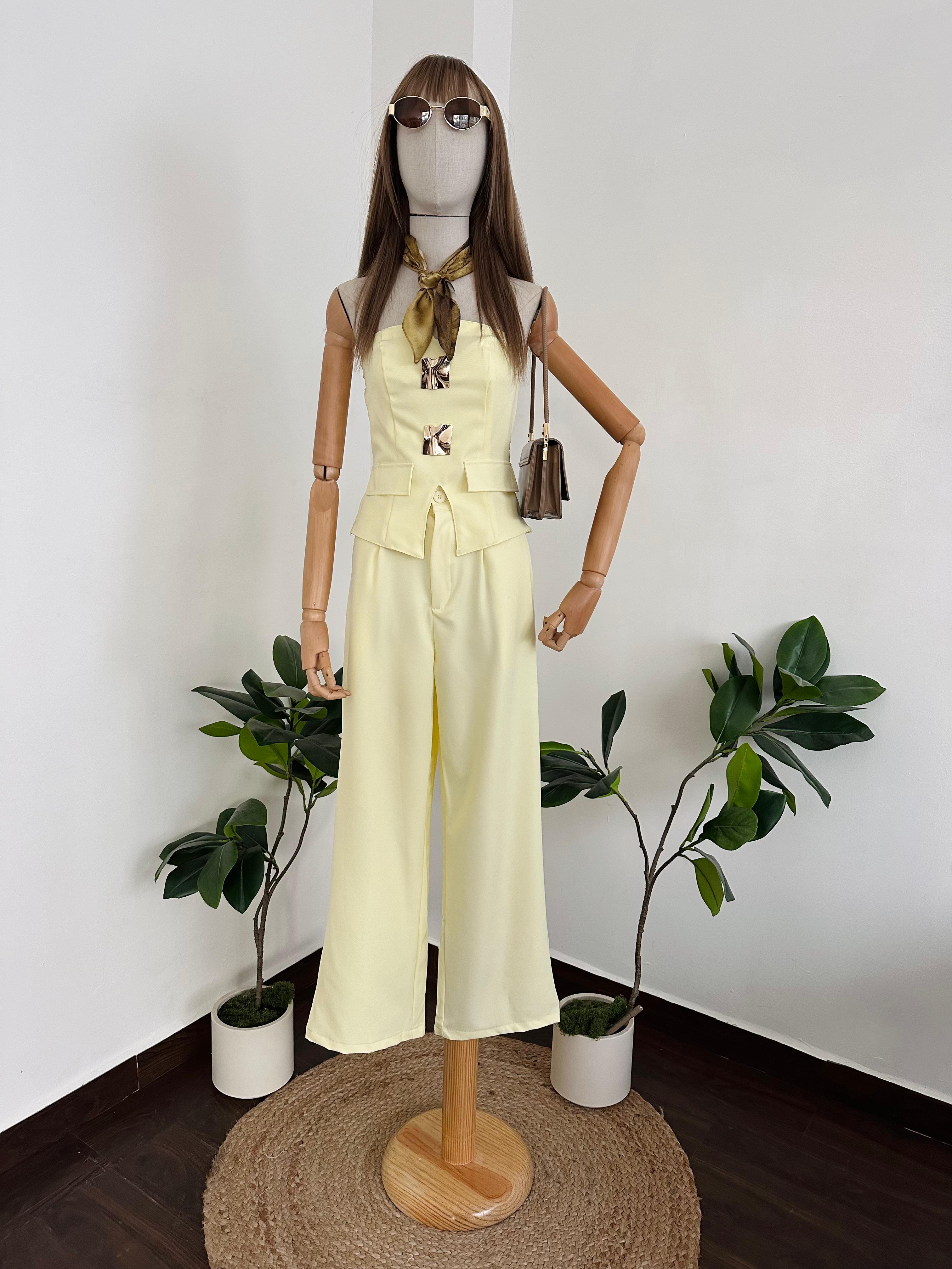 Conjunto strapless botones