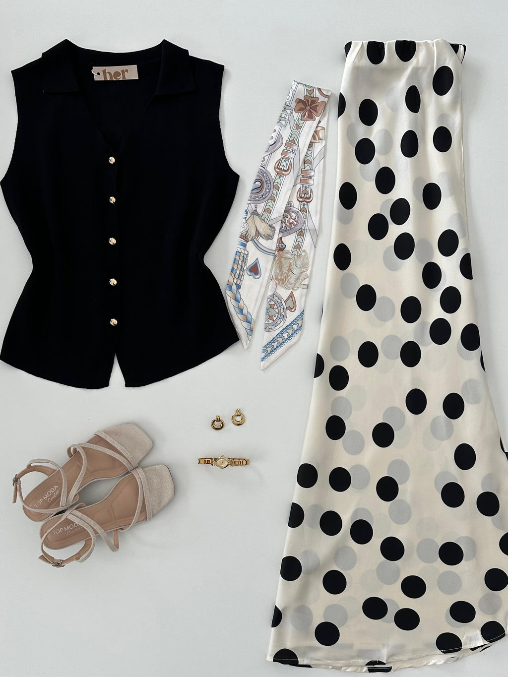 Blusa abotonada con mascada