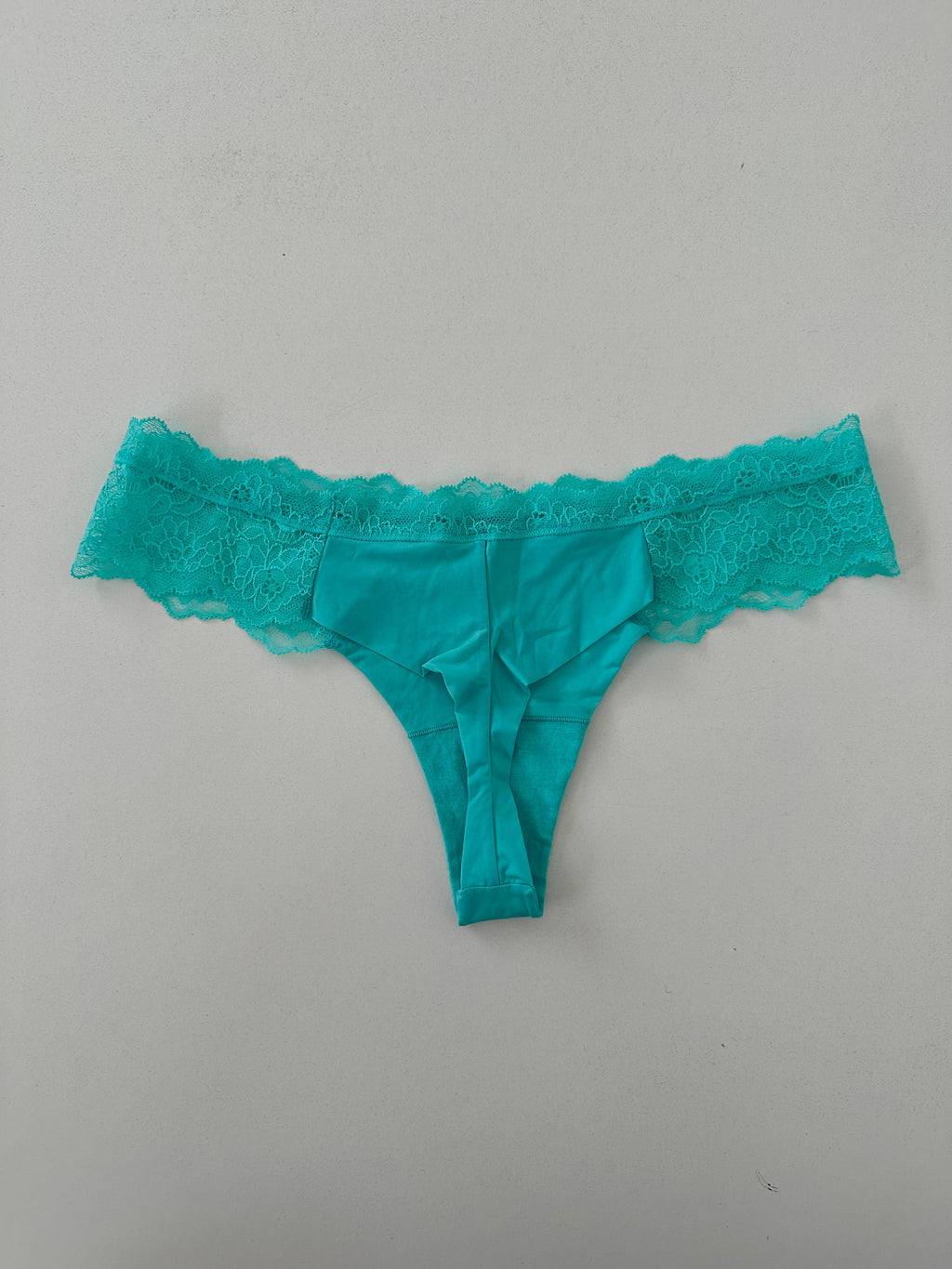Tanga c/encaje